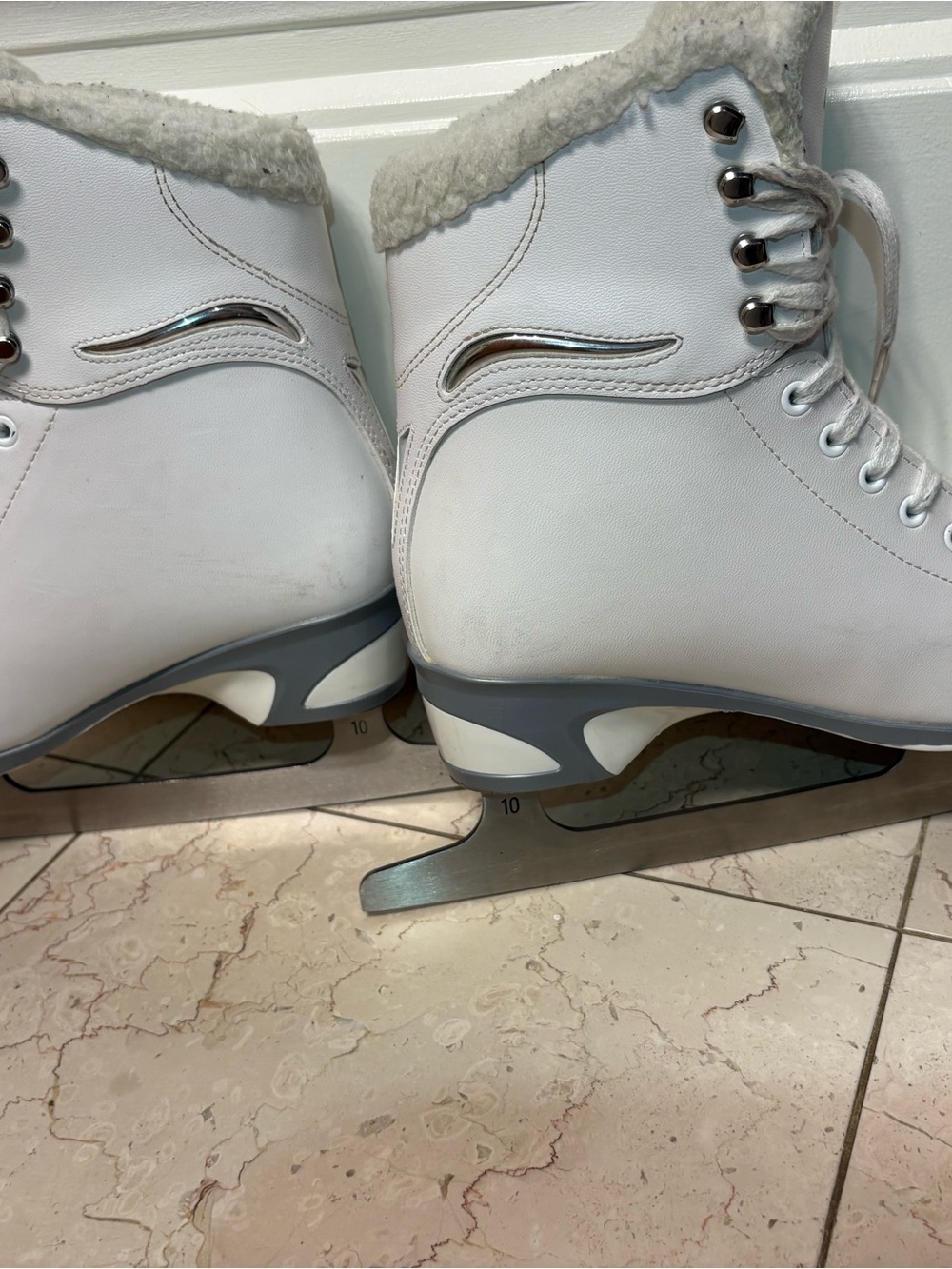 Jackson Ladies Size 7 SoftSkates Figure Skates- Excellent condition - Picture 5 of 5